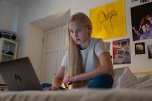20 Best Online Jobs for 15-Year-Olds at Home