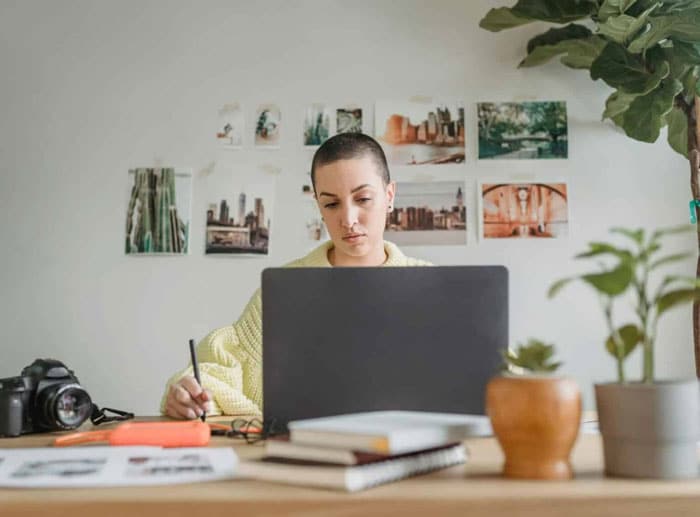 Fashion Graphic Designer Job Description