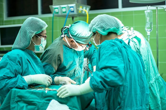 How to Become a Scrub Nurse