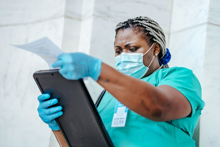 How to Become a Registered Nurse