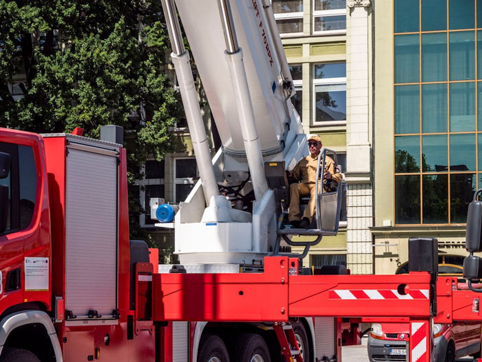 Heavy Equipment Operator Job Description
