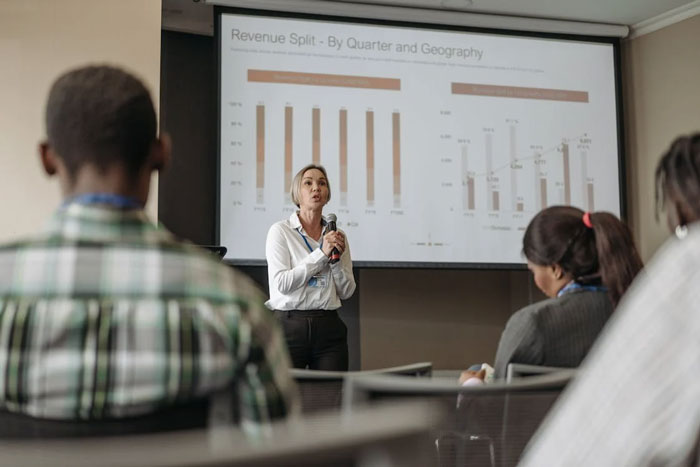 Revenue Analyst Job Description