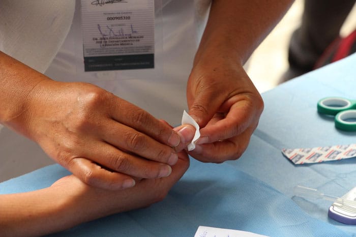 How to become a Certified Nurse Aide